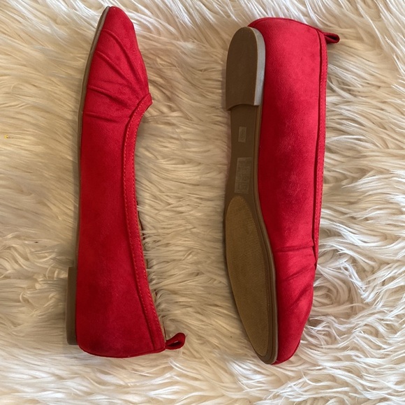 Journee Collection Tannya Ruched Red Ballet Flat Size 9 NWT - Picture 4 of 13